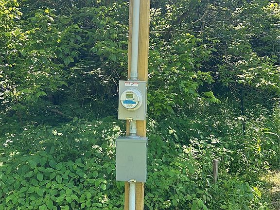 2nd image of 5854 Pounds Rd