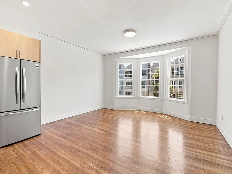 1734 Greenwich St #2 — Photo 7