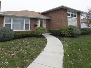 5632 W 99th Pl, Oak Lawn, IL