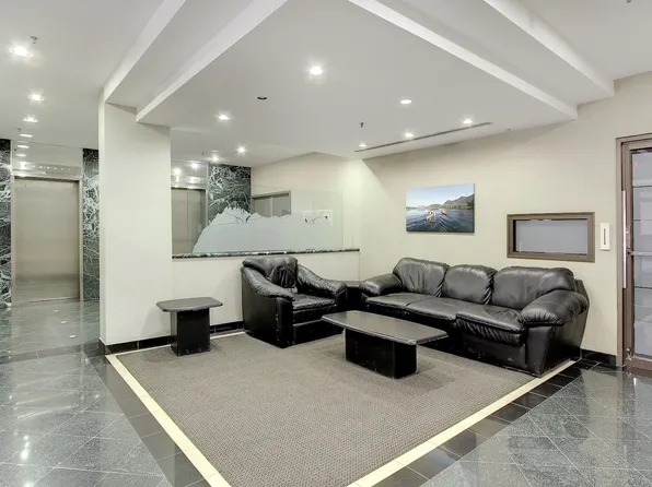 330 25th Ave SW, Calgary, AB T2S 0L4