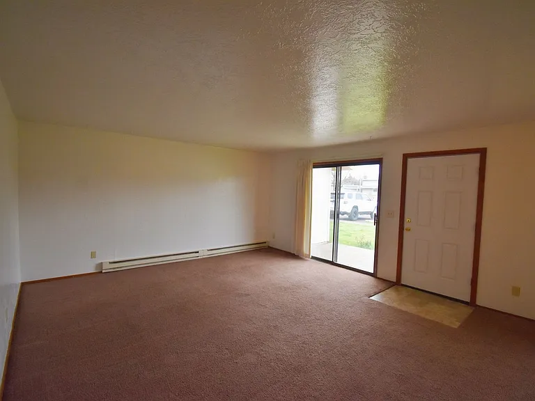 The Garden Apartments 940 — Photo 12