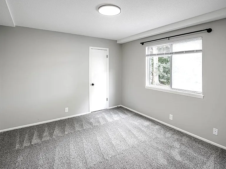 605 S Washington St #14 — Photo 15