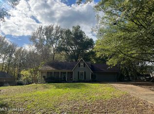 5385 Ridgetop Dr, Horn Lake, MS 38637