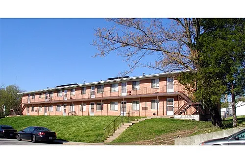 1301 N Oak St Photo 1