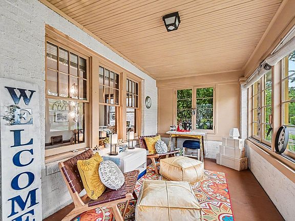 4th image of 1922 Beverly Pl