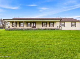 2040 Crystal Cove Dr, La Grange, KY 40031