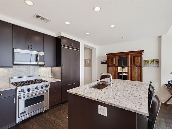 3rd image of 3630 Peachtree Rd Unit 2606