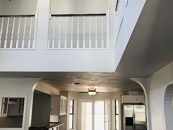 5th image of 2845 S Buffalo Dr