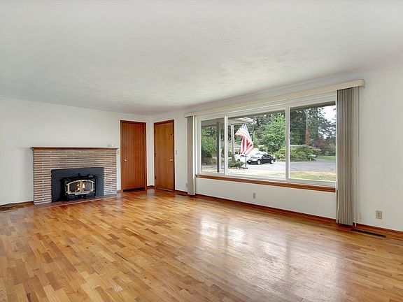 3rd image of 9111 Cecile Ct SW