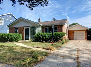 305 S Adams St, Westmont, IL