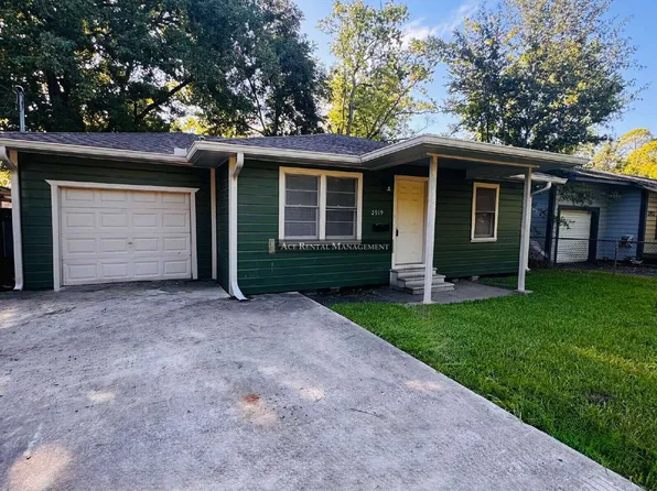 2919 Avenue G, Nederland, TX 77627