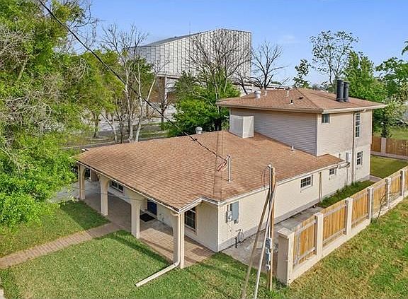 4th image of this home