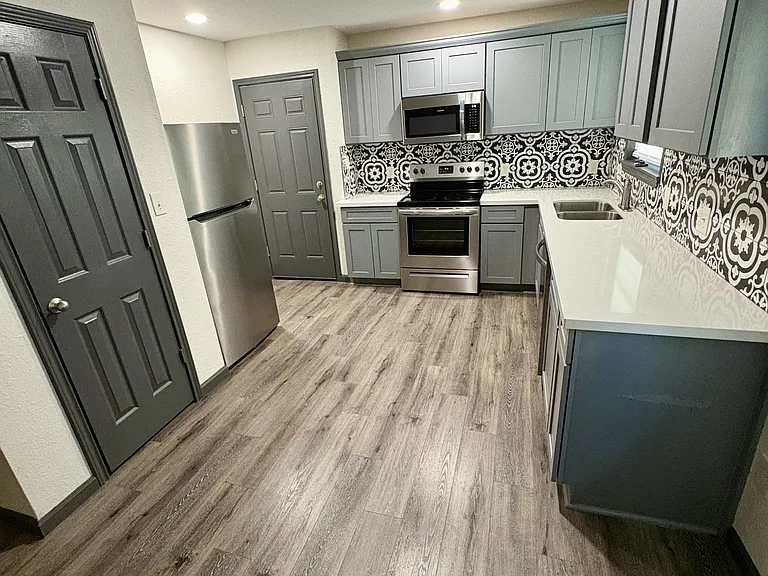 6255 Warren St #B — Photo 1