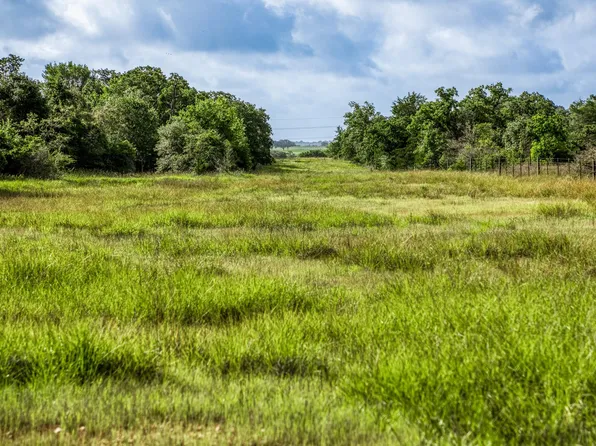 7 S Nassau Rd, Round Top, TX 78954