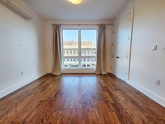 5th image of 2907 Snyder Ave #3A
