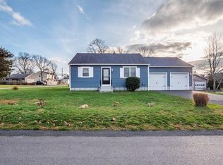 15 Bluepoint Rd, Fairhaven, MA 02719