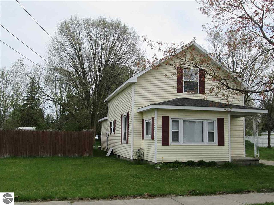 1st image of 208 W Dresden St