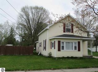 208 W Dresden St, Kalkaska, MI 49646