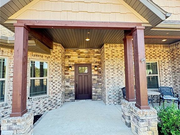 4th image of 18373 Pepper Hills Dr