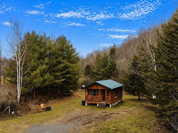 2nd image of 576 Darling Hill Road