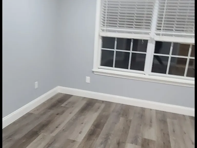 401 Hampton Ct — Photo 11