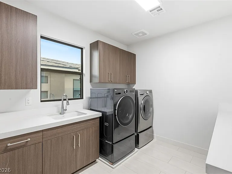 75 Pristine Glen St — Photo 41