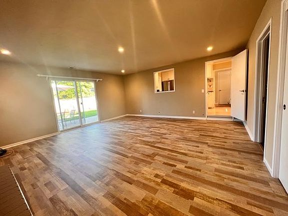 3rd image of 2446 Villa Nueva Way