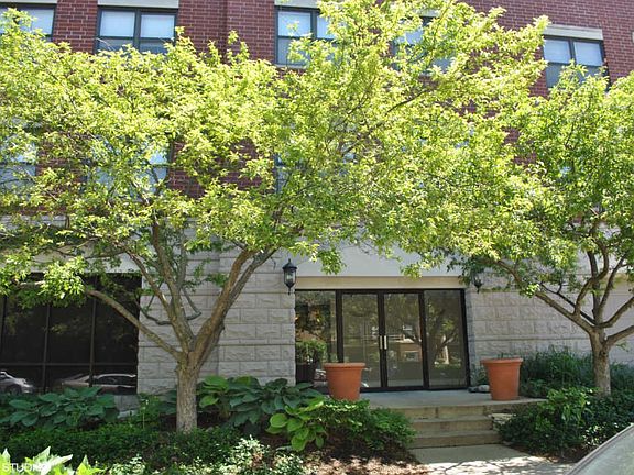 2nd image of 7625 N Eastlake Ter APT 406