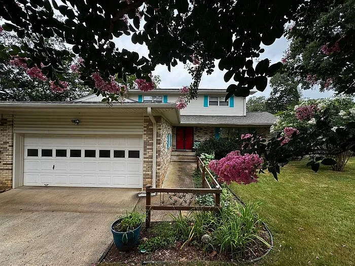 7608 Peacock Dr SW — Photo 48