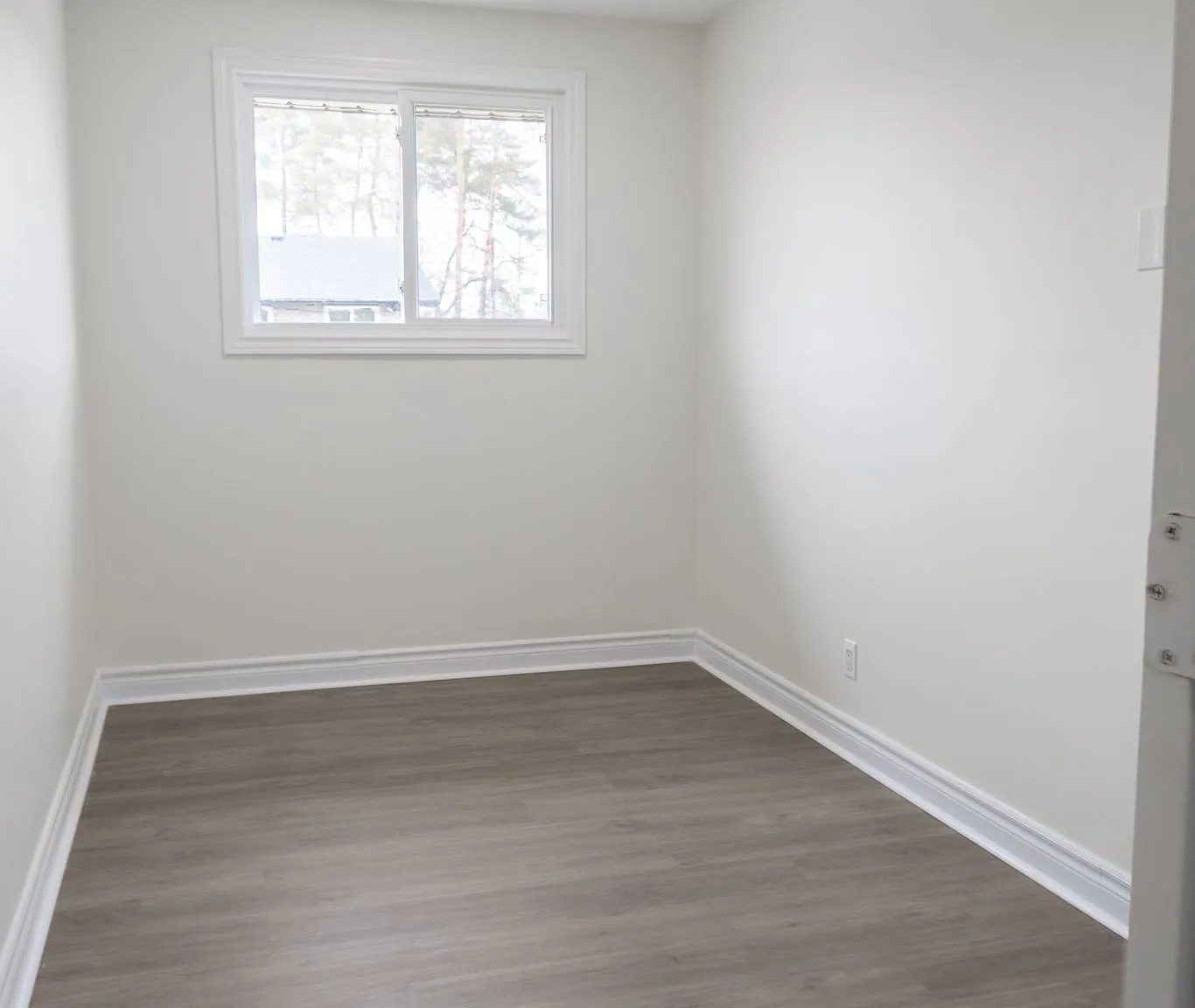 88 Mary St W — Photo 3