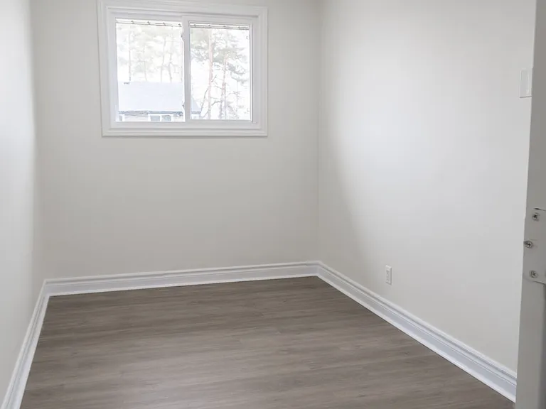 88 Mary St W #3 — Photo 3