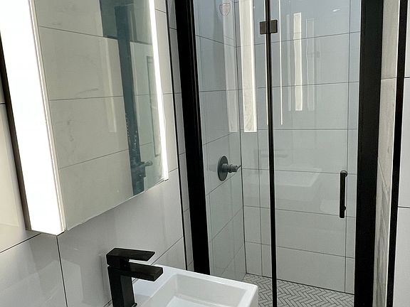 4th image of 214 E 83rd St APT 1C