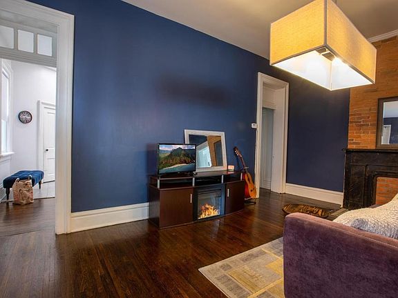 4th image of 42 Winner Ave #42