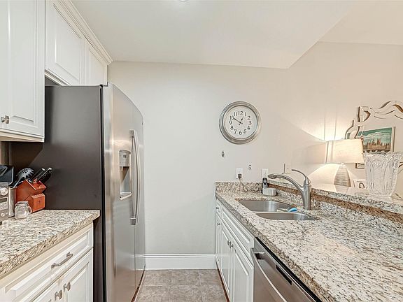 5th image of 11711 Memorial Dr APT 389