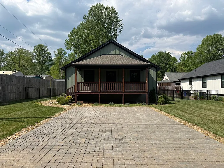 88 Atkins Dr — Photo 2