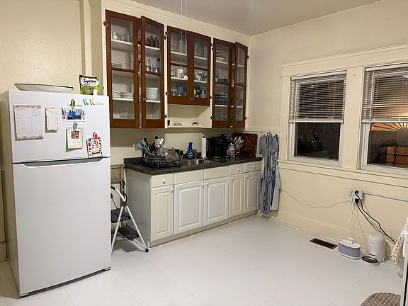 3rd image of 2206 Murray Hill Rd