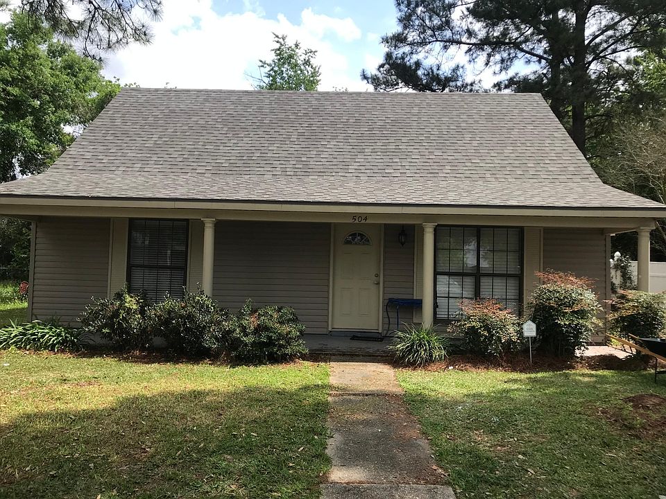 1st image of 504 Plaza Village Dr