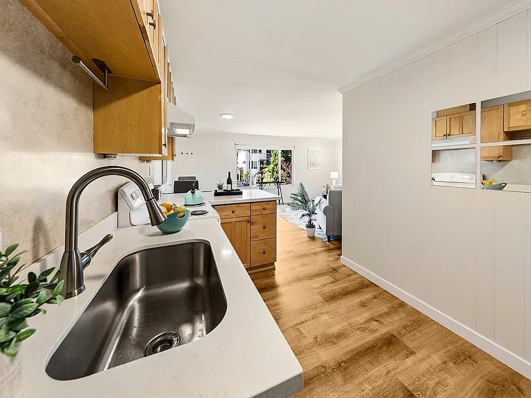 Undermount sink.