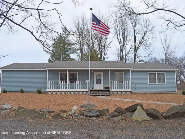 4961 W Lovejoy Rd, Byron, MI 48418