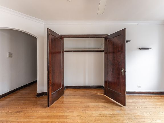 5th image of 2557-2565 W Montrose Ave #2559-1A