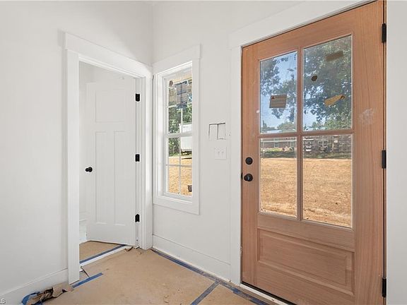 4th image of 4728 Spitfire Ln