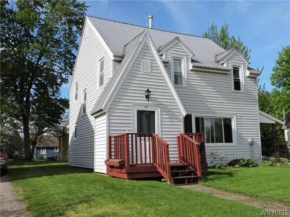 23 College St, Gowanda, NY 14070