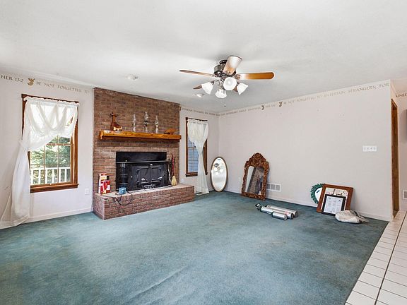 3rd image of 2206 Brown Rd