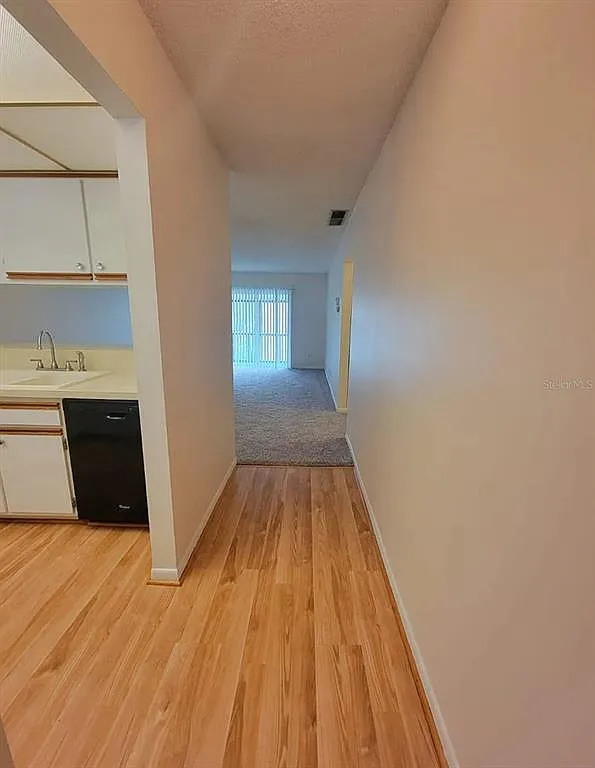 2 bed, 2.0 bath, 955 sqft, $1,400 — Photo 3