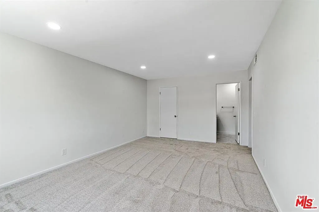 702 Park Ave — Photo 4