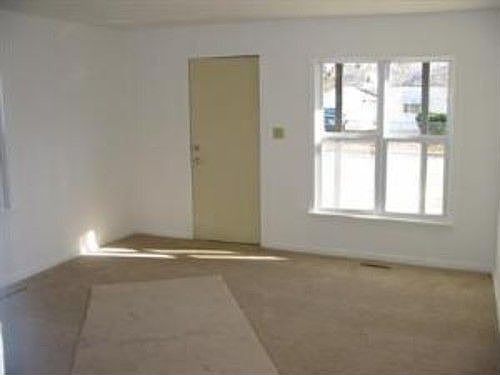 3rd image of 1631 N Hampton Ave
