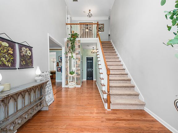 4th image of 4209 Lazy Creek Dr