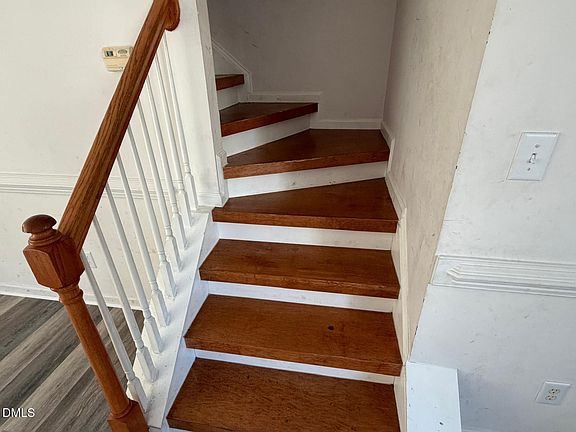 3rd image of 2717 Andover Glen Rd