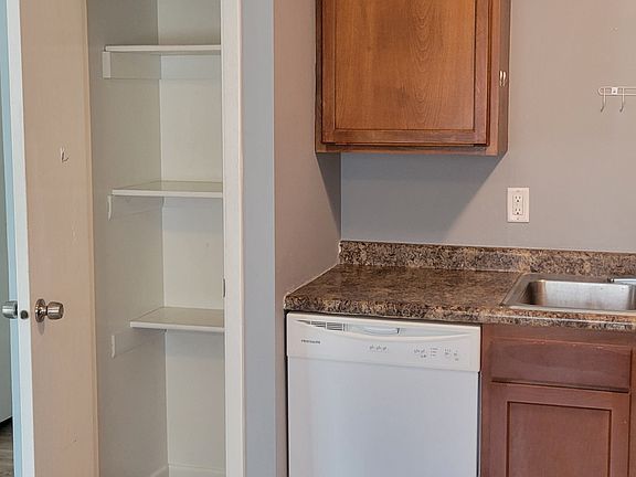 5th image of 3541 Baldwin Ave #4