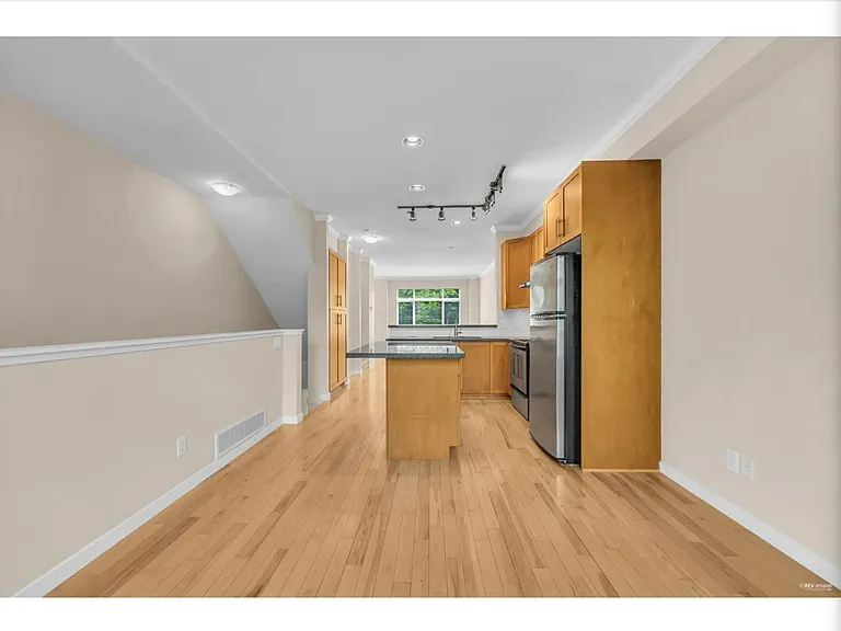 15151 34th Ave #3 — Photo 2